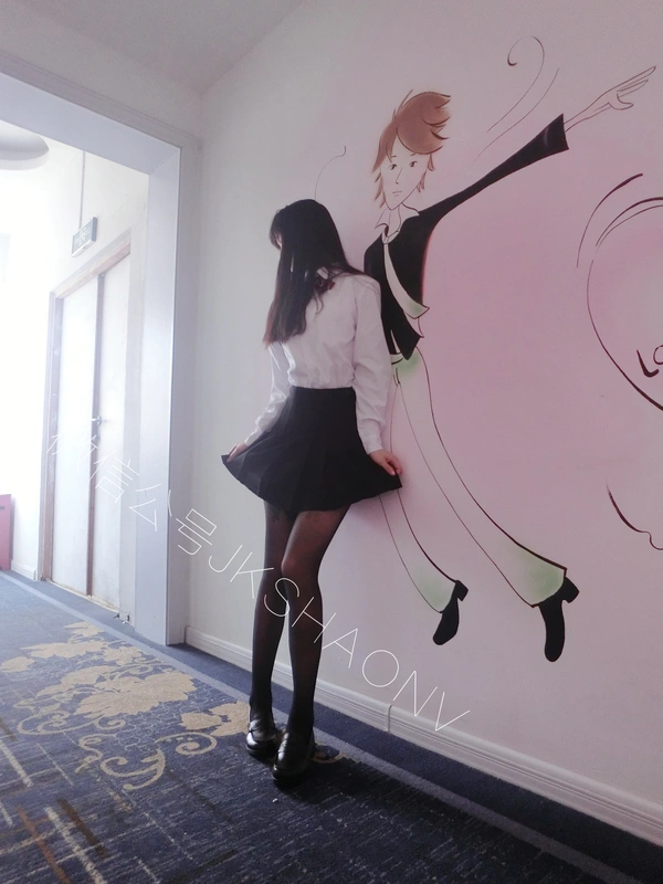 脱掉你纯白衬衫主题 - 双马尾少女赛高酱